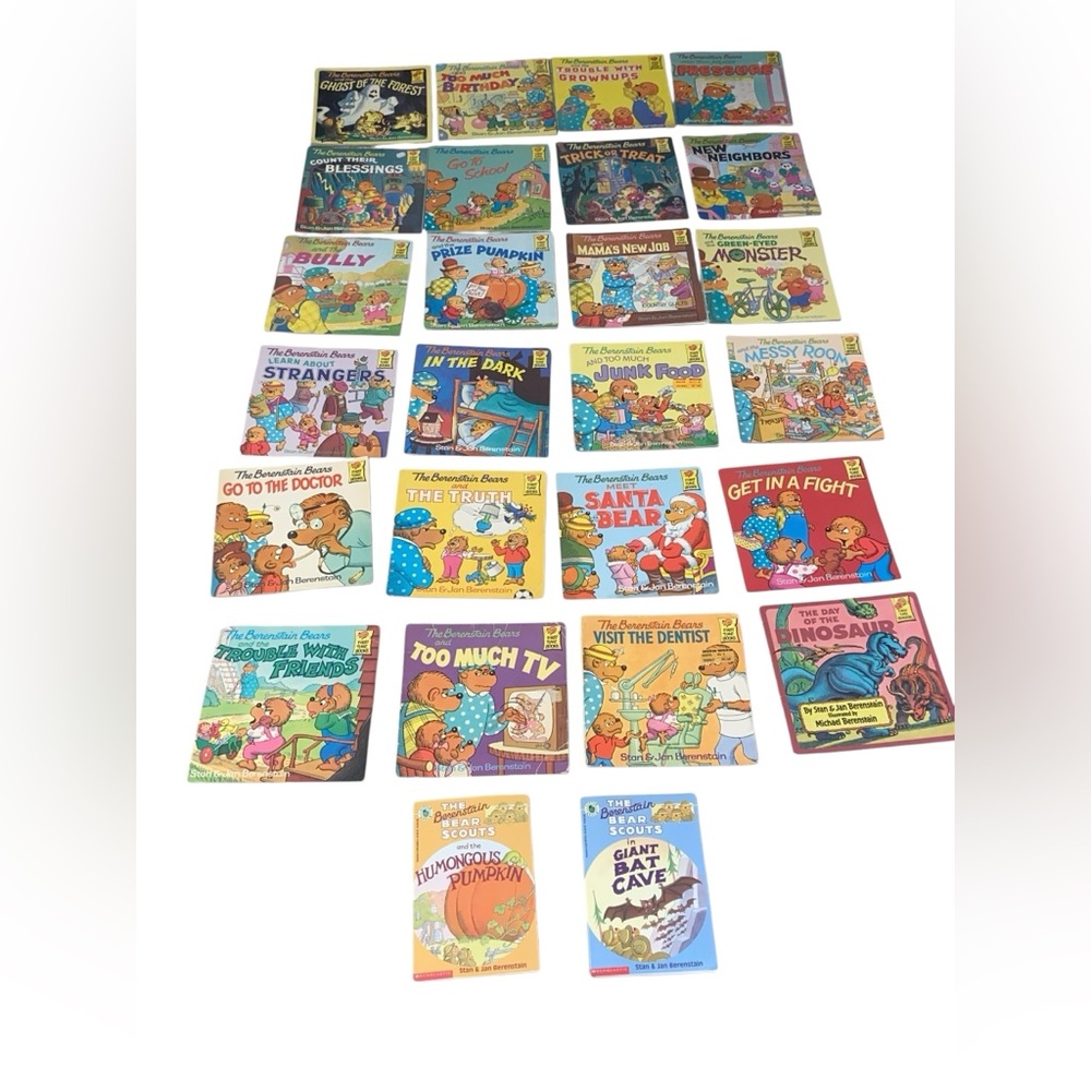 Vintage Lot Of 26 Berenstain Bears Paperback Books By Stan & Jan Berenstain